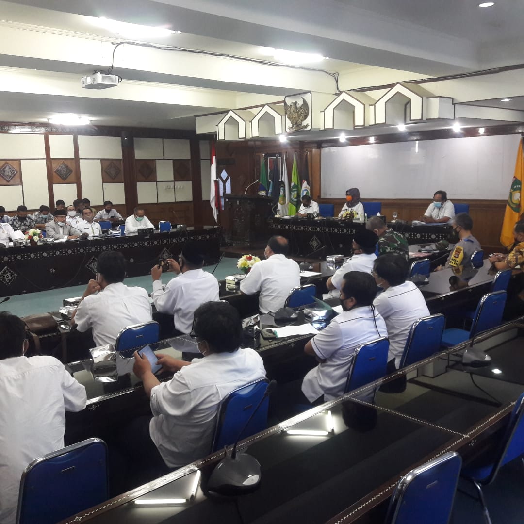 PENYELESAIAN KONFLIK BATAS WILAYAH LOMBOK BARAT DAN LOMBOK TENGAH