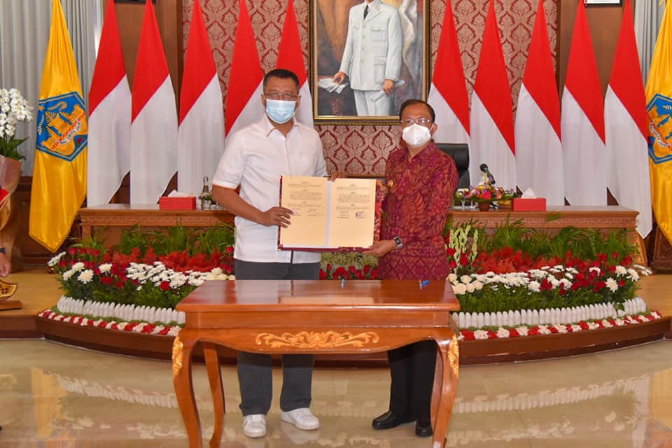 Penandatanganan Kesepakatan Bersama antara pemprov NTB Dan Pemprov Bali tentang Pembangunan Daerah.